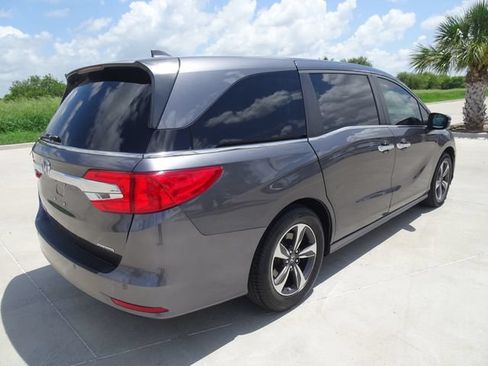 Certified 2018 Honda Odyssey Touring image 4