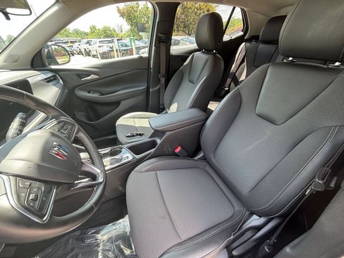 Used 2025 Buick Encore GX Preferred AWD/4WD image 34