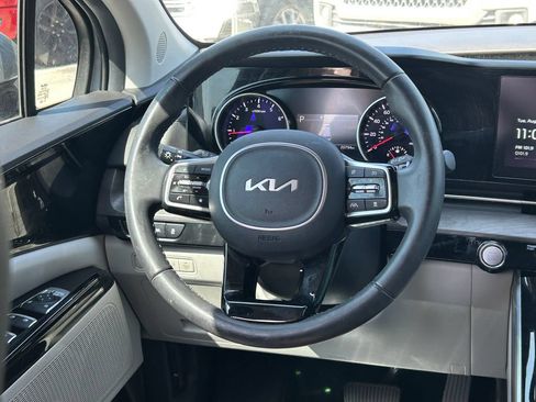 Used 2023 Kia Carnival EX FWD image 38
