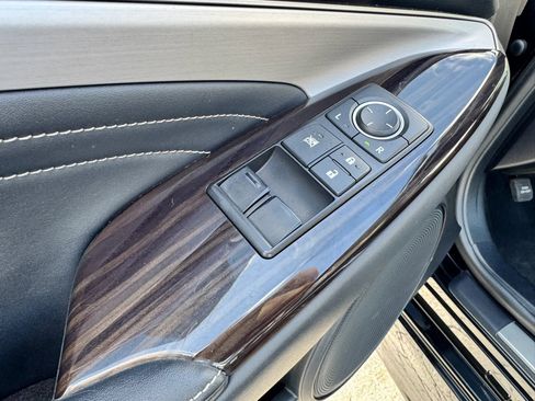 Used 2015 Lexus RC 350 AWD w/ Navigation System Package image 18