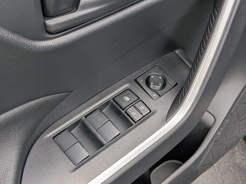 Certified 2025 Toyota RAV4 LE AWD/4WD image 17