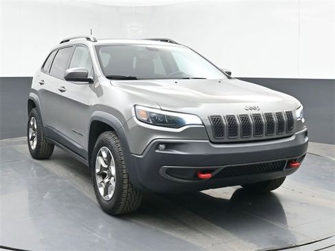 Used 2019 Jeep Cherokee Trailhawk w/ Comfort/Convenience Group image 2