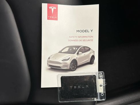 Used 2023 Tesla Model Y Long Range image 39