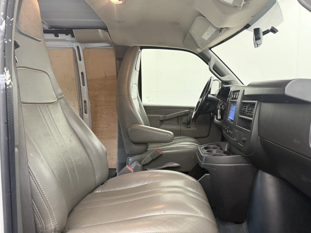 Used 2022 Chevrolet Express 2500 Extended w/ Driver Convenience Package RWD image 10
