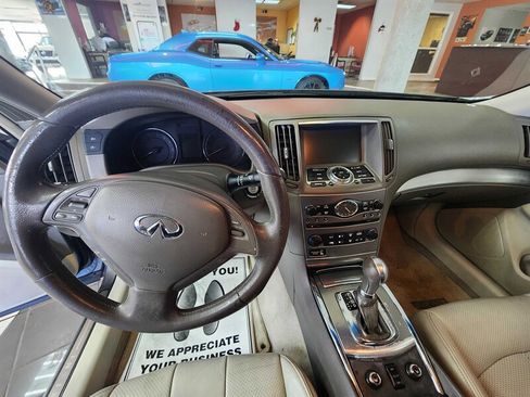 Used 2011 INFINITI G25 x w/ Moonroof Pkg image 12