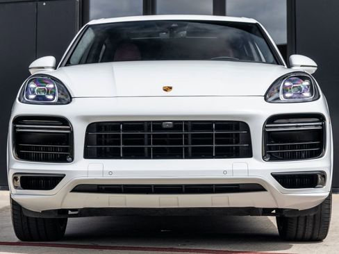 Certified 2023 Porsche Cayenne Turbo AWD/4WD image 8