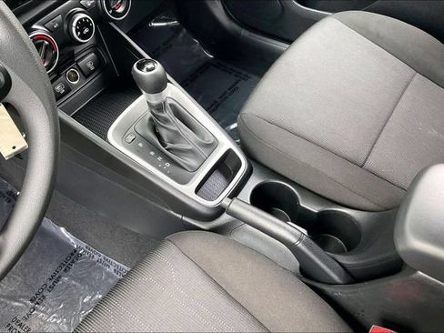 Certified 2026 Hyundai Venue SE FWD image 19