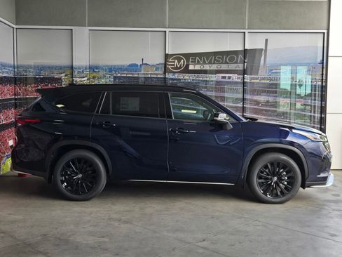 Certified 2026 Toyota Highlander XSE AWD/4WD image 4
