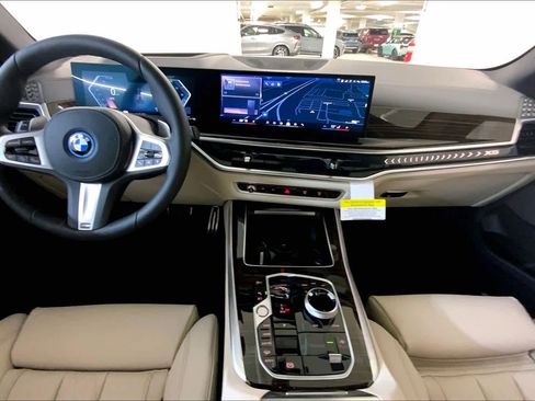 New 2026 BMW X5 xDrive50e image 5