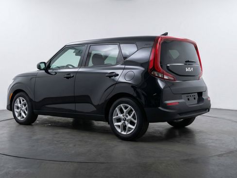 Used 2025 Kia Soul LX w/ LX Technology Package FWD image 6