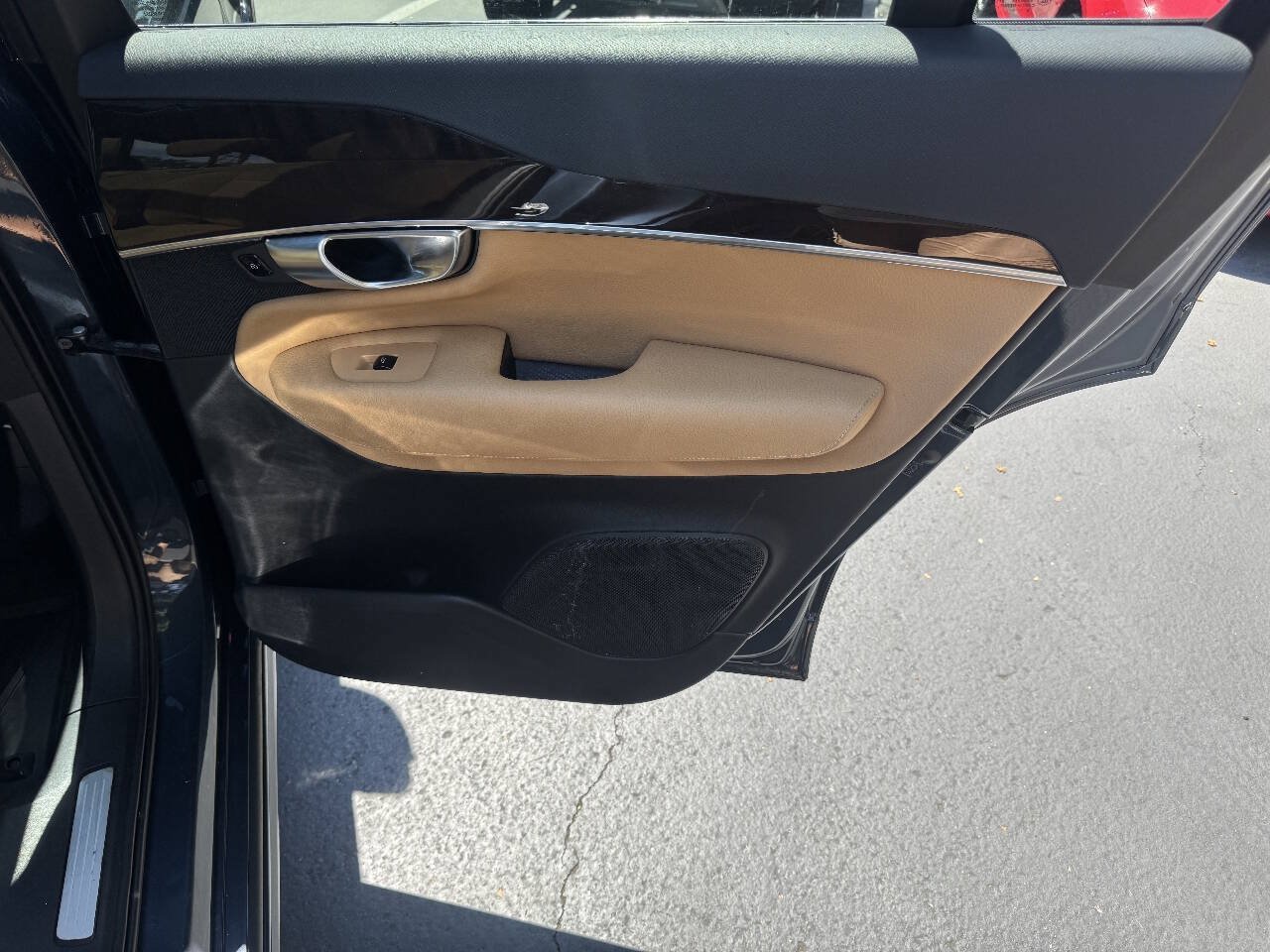 Used 2019 Volvo XC90 T6 Momentum w/ Advanced Package AWD/4WD image 16