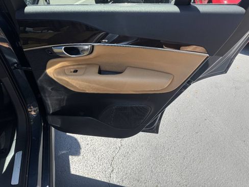 Used 2019 Volvo XC90 T6 Momentum w/ Advanced Package AWD/4WD image 16