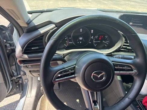Used 2022 MAZDA MAZDA3 s FWD image 10