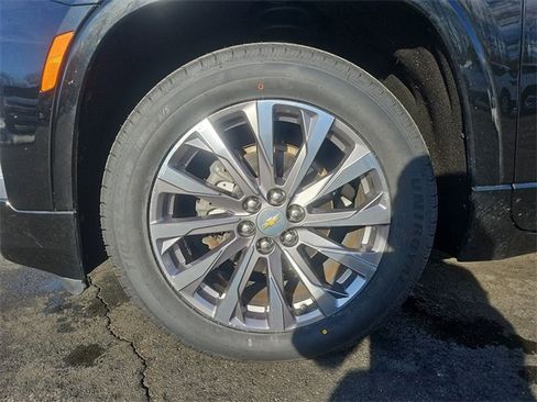 Certified 2023 Chevrolet Traverse Premier image 34
