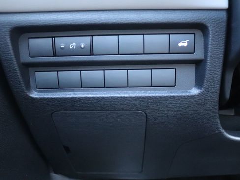 Used 2025 Mitsubishi Outlander SEL image 16