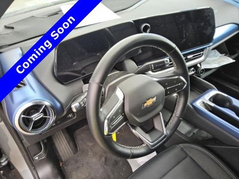 Used 2025 Chevrolet Equinox EV LT w/ Convenience Package FWD image 4