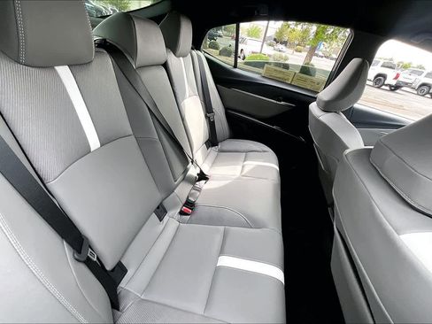 Used 2026 Toyota Camry SE w/ Convenience Package image 17