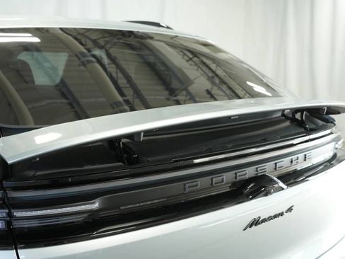 Certified 2025 Porsche Macan 4 Electric AWD/4WD image 45
