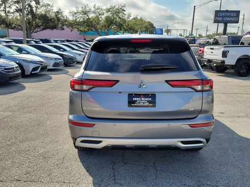 Used 2024 Mitsubishi Outlander SE image 5
