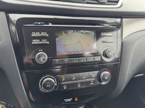 Used 2016 Nissan Rogue S FWD image 20