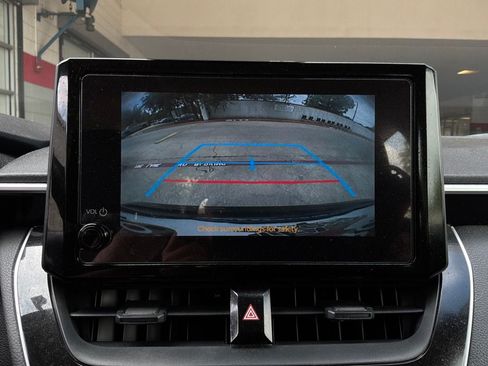 Used 2025 Toyota Corolla LE FWD image 27