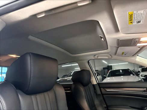 Used 2022 Honda Accord Touring image 23