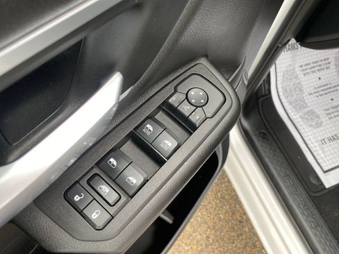 Used 2025 RAM 1500 Big Horn AWD/4WD image 12