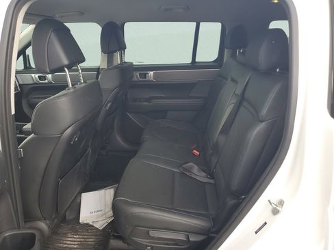 Used 2024 Hyundai Santa Fe SEL FWD image 10