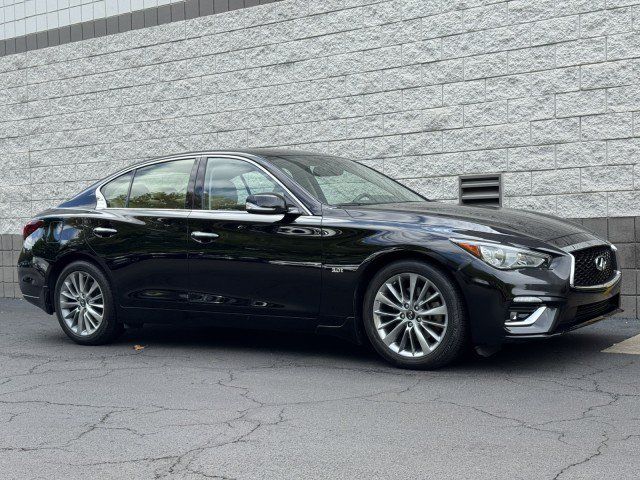 Used 2019 INFINITI Q50 Luxe w/ Essential Package (3.0T Luxe) RWD image 4