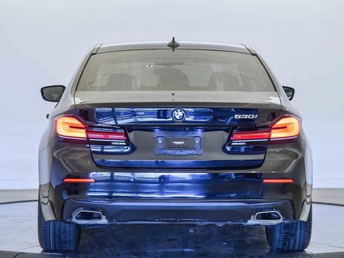 Certified 2022 BMW 530i w/ Convenience Package image 3