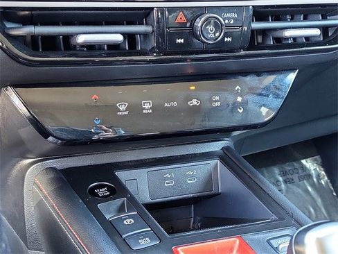 Used 2025 Nissan Kicks SR image 16