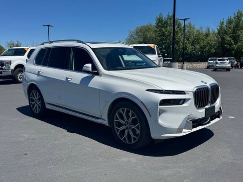 Used 2026 BMW X7 xDrive40i AWD/4WD image 9