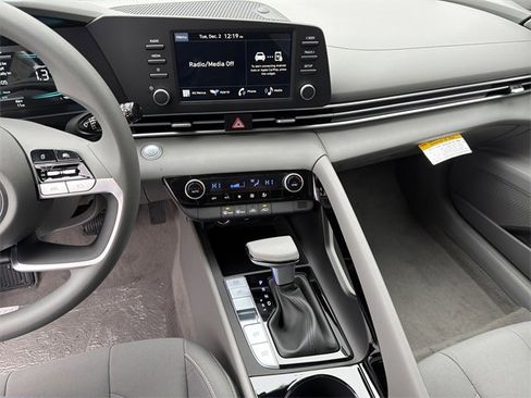 New 2026 Hyundai Elantra Blue image 27