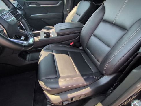 Used 2024 GMC Acadia Elevation AWD/4WD image 16