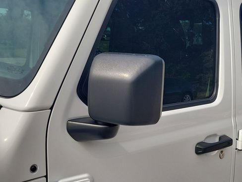 Used 2020 Jeep Gladiator Rubicon w/ Trailer Tow Package image 12