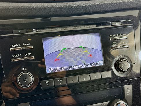 Used 2018 Nissan Rogue Sport SV image 21