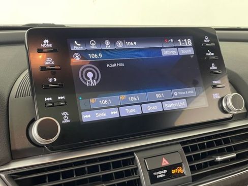 Used 2019 Honda Accord Touring image 7