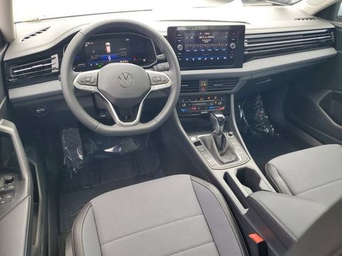 New 2026 Volkswagen Jetta SE FWD image 11