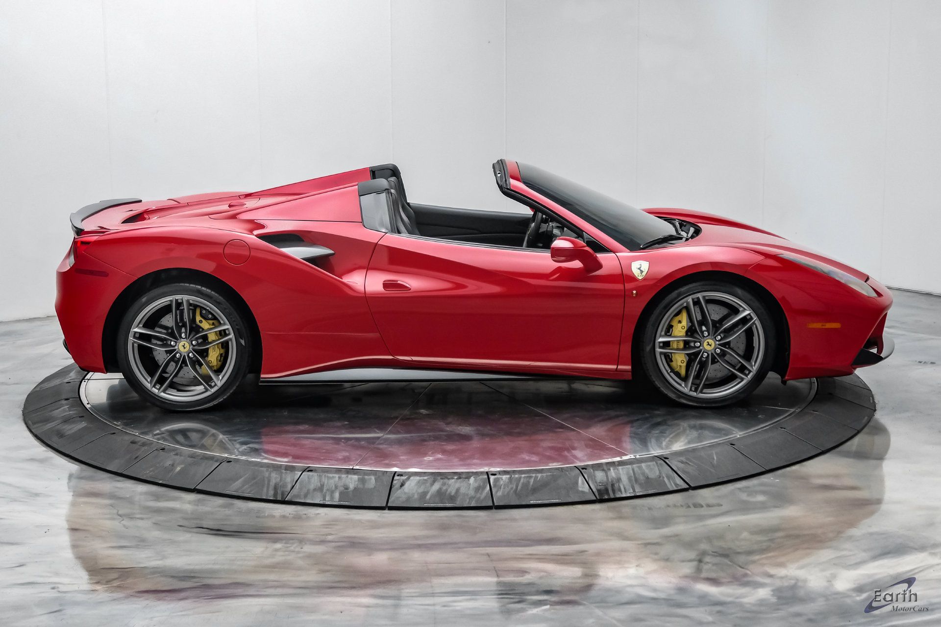 Used 2018 Ferrari 488 Spider RWD image 27