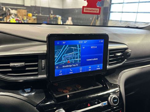 Used 2023 Ford Explorer ST-Line w/ Class IV Trailer Tow Package image 28