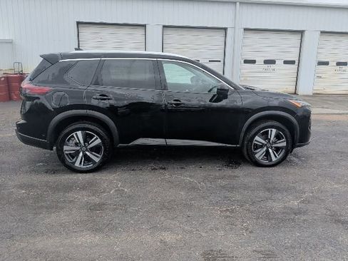 Used 2024 Nissan Rogue SL AWD/4WD image 6