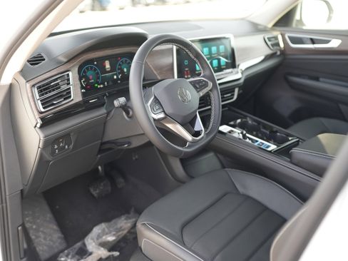 New 2026 Volkswagen Atlas Peak Edition image 12