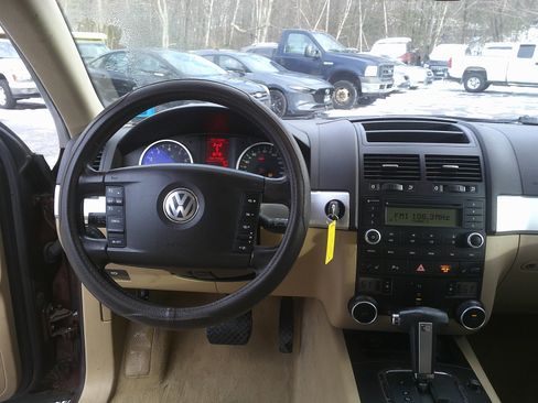 Used 2008 Volkswagen Touareg V6 image 12