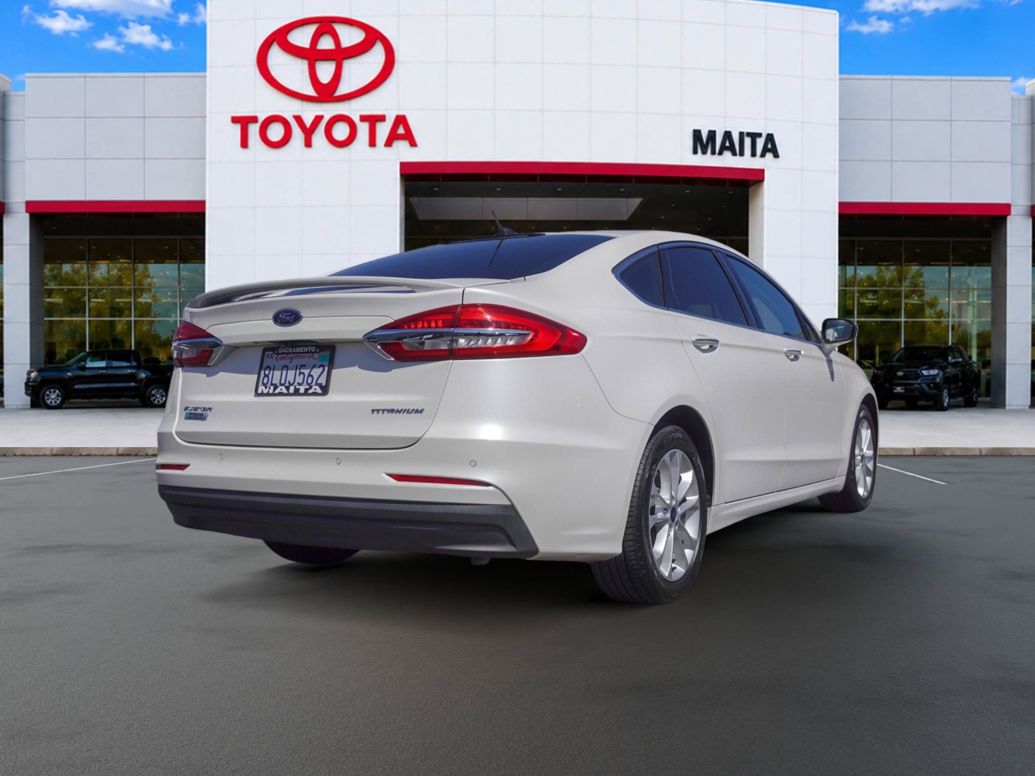 Used 2019 Ford Fusion Energi Titanium FWD image 3