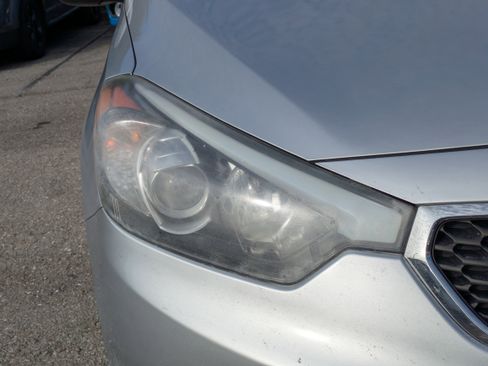 Used 2015 Kia Forte LX image 10