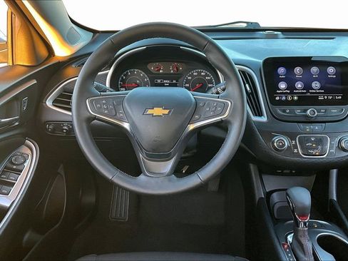 Used 2025 Chevrolet Malibu RS image 5