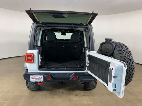 Used 2025 Jeep Wrangler Unlimited Rubicon AWD/4WD image 13