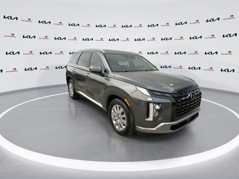 Used 2024 Hyundai Palisade SEL FWD image 2