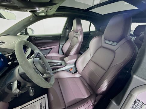 Certified 2024 Porsche Macan Turbo Electric image 5