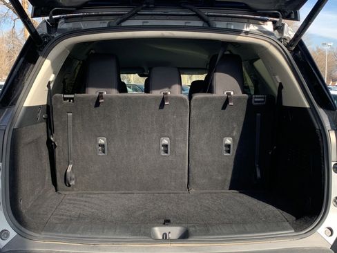 Used 2025 Nissan Pathfinder SV image 33